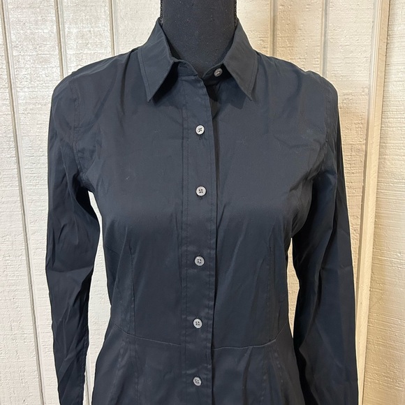 Untuckit Marisol Dressing Black, size 4. - Picture 3 of 8